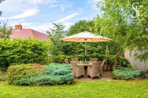 Outdoor dining area