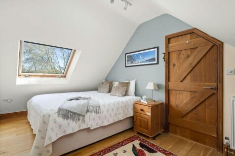 The Cottage Bed 2