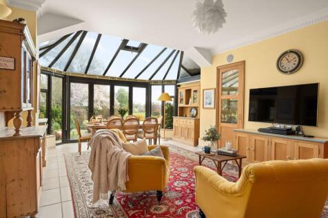 Dining/Family Room