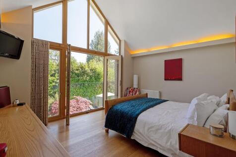 Principal bedroom