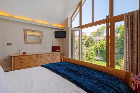 Principal bedroom