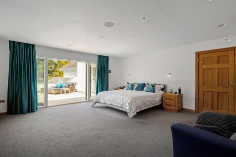 Master bedroom to terrace