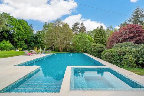 Swimming pool to grden