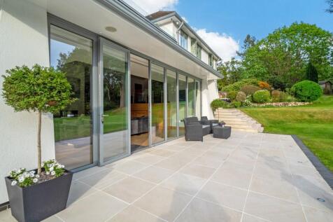 Living room bi-folds