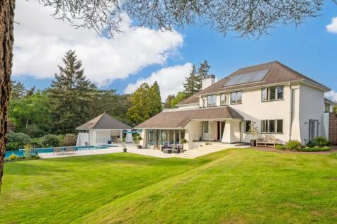 Side view with pool