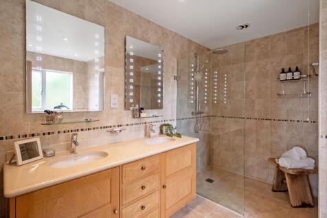 Master ensuite
