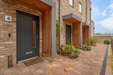 Front door to No 4