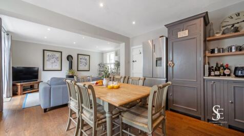 Kitchen to Sitting Room