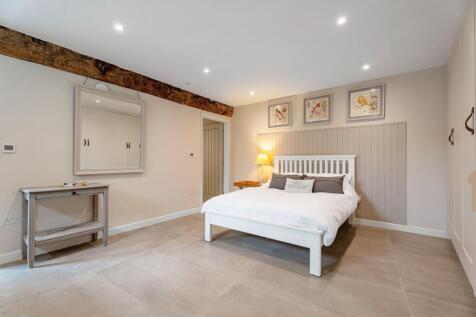 Ground Floor Bedroom Suite