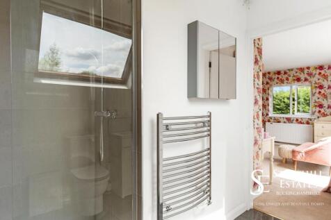 Bedroom 2 En-suite