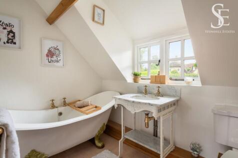 Bedroom 4 ensuite