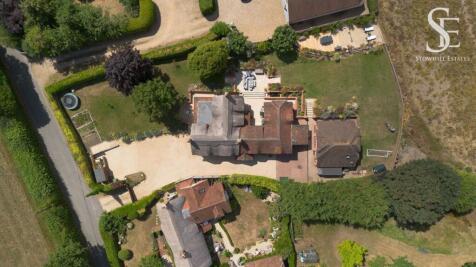 Birds eye view of plot