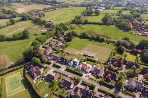 Ashlea drone shot - knights lane