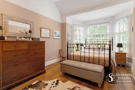 Principal bedroom