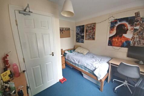 Bedroom 1 1.jpeg