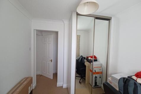 Bedroom 2/Office