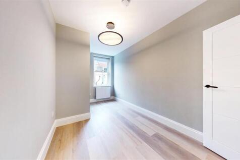Flat 4, 42-44 Brick Lane - NeZ1qxN3hbAlWB1ZhueJ.jp