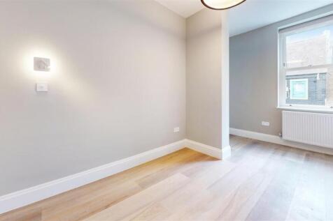 Flat 4, 42-44 Brick Lane - jl8zKtJ8VG3T5GpU9gK4.jp