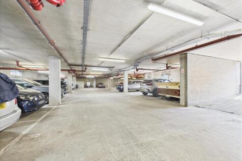 CAM04237G0-PR0131-STILL017.jpg