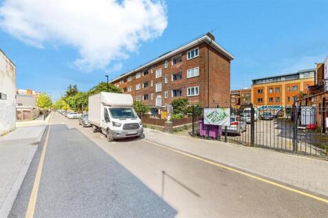 Flat 42, Thornaby House - NaUsMckwqxj6f6YExJPx.jpg