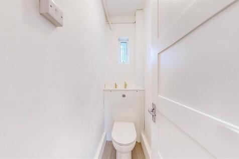 Flat 42, Thornaby House - RPflW1MujHtajKFkEEME.jpg