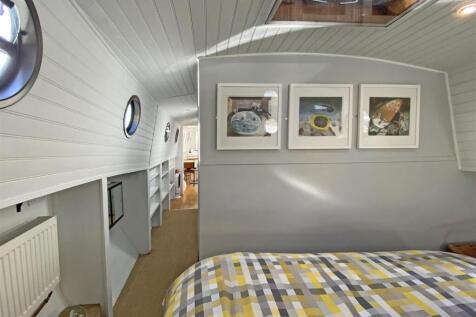 Bed 1a.jpg