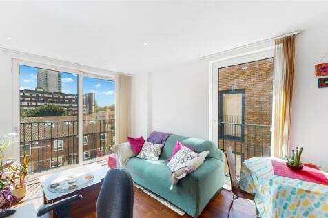 43 Baroque Gardens, Mary Rose Square - UCKie5zndD3