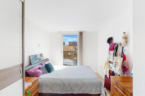 43 Baroque Gardens, Mary Rose Square - HvV3xxGwmb8