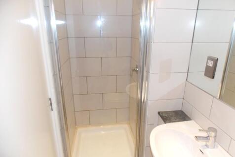 dundee wharf ensuite new.jpg