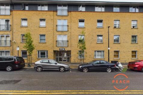 CAM04237G0-PR0012-STILL008.jpg