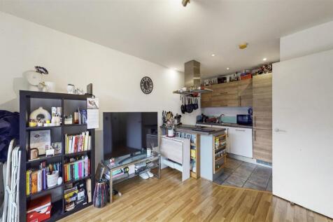 Flat 96, Windsor Court - 6BOC2OgP9ypcUdO10Sbm.jpg