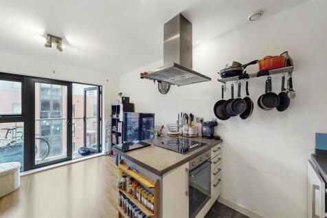 Flat 96, Windsor Court - 7lXQg9rL1a8OmAF62Rir.jpg