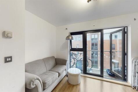 Flat 96, Windsor Court - maYEETunuljy6TiE2lHL.jpg