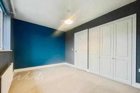 fb70fb9c-Bedroom 201