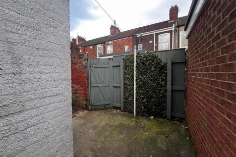 78SS - Rear Yard.jpg