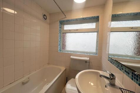 78SS - Bathroom.jpg