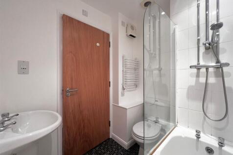 18 Kemley - Bathroom.jpg