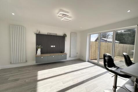 open plan living/din