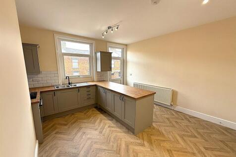 Kitchen 2nd.jpg