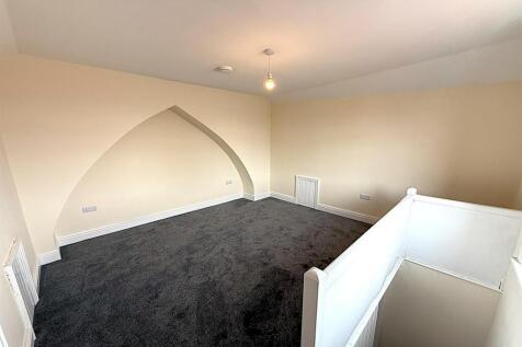 Attic room 2nd.jpg