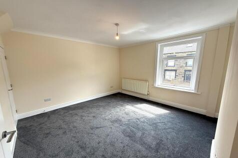 Bedroom 1.jpg