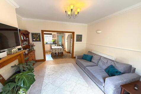 Living area.jpg