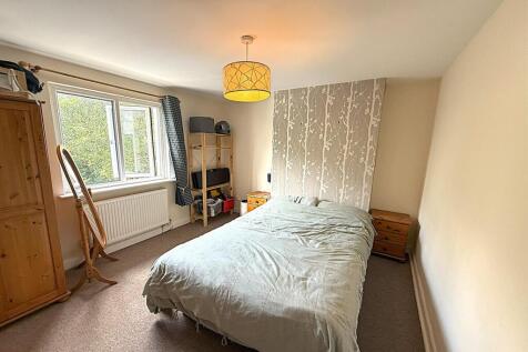 Bedroom 1 2nd.jpg