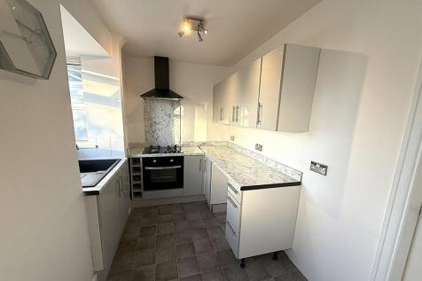 Kitchen 2nd.jpg