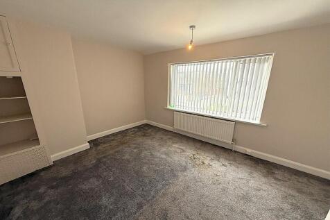 Bedroom 1.jpg