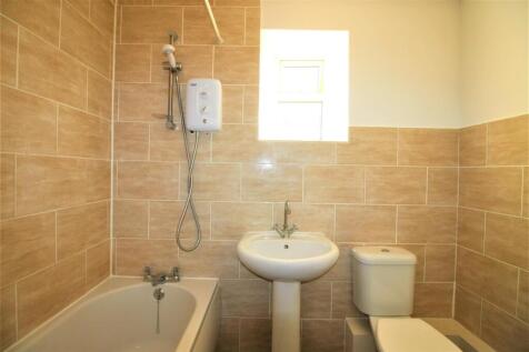 3 - Bathroom.jpg