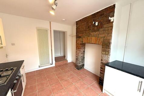 Kitchen 2nd.jpg