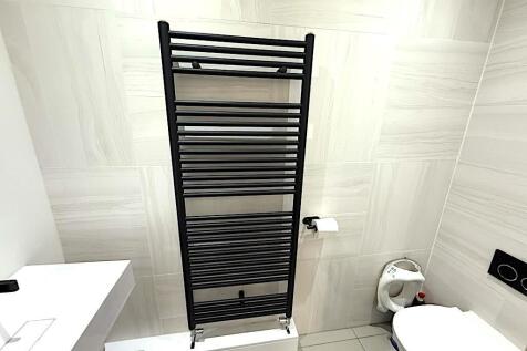 downstairs wc 2nd.jpg