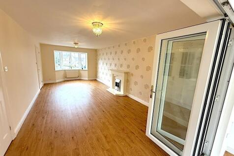 Living room 3rd.jpg