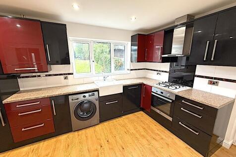 Kitchen 3rd.jpg